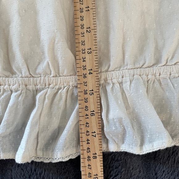 American Eagle Outfitters Swiss Dot Peasant Blouse in Cream Color Size Medium - Picture 9 of 9